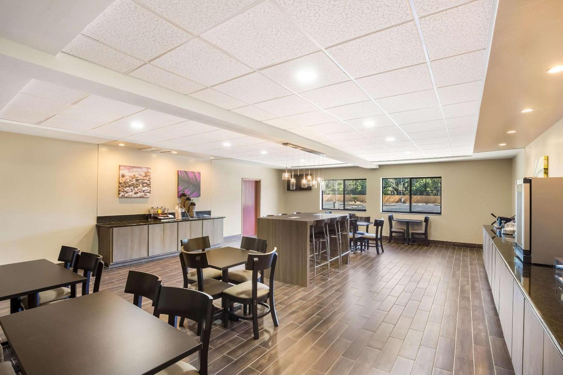 Sleep Inn & Suites North Mobile Saraland photo 41