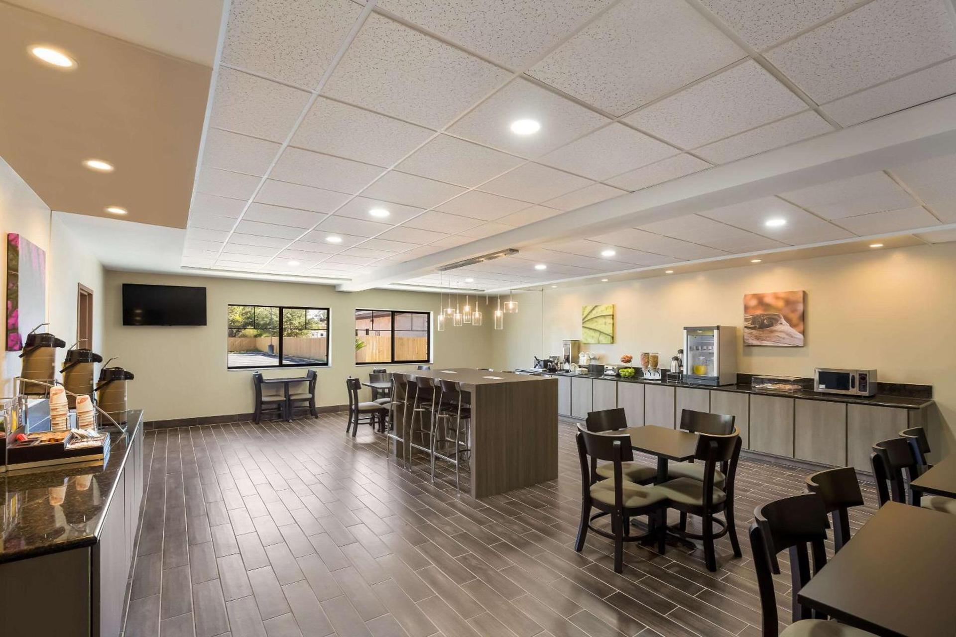 Sleep Inn & Suites North Mobile Saraland photo 42