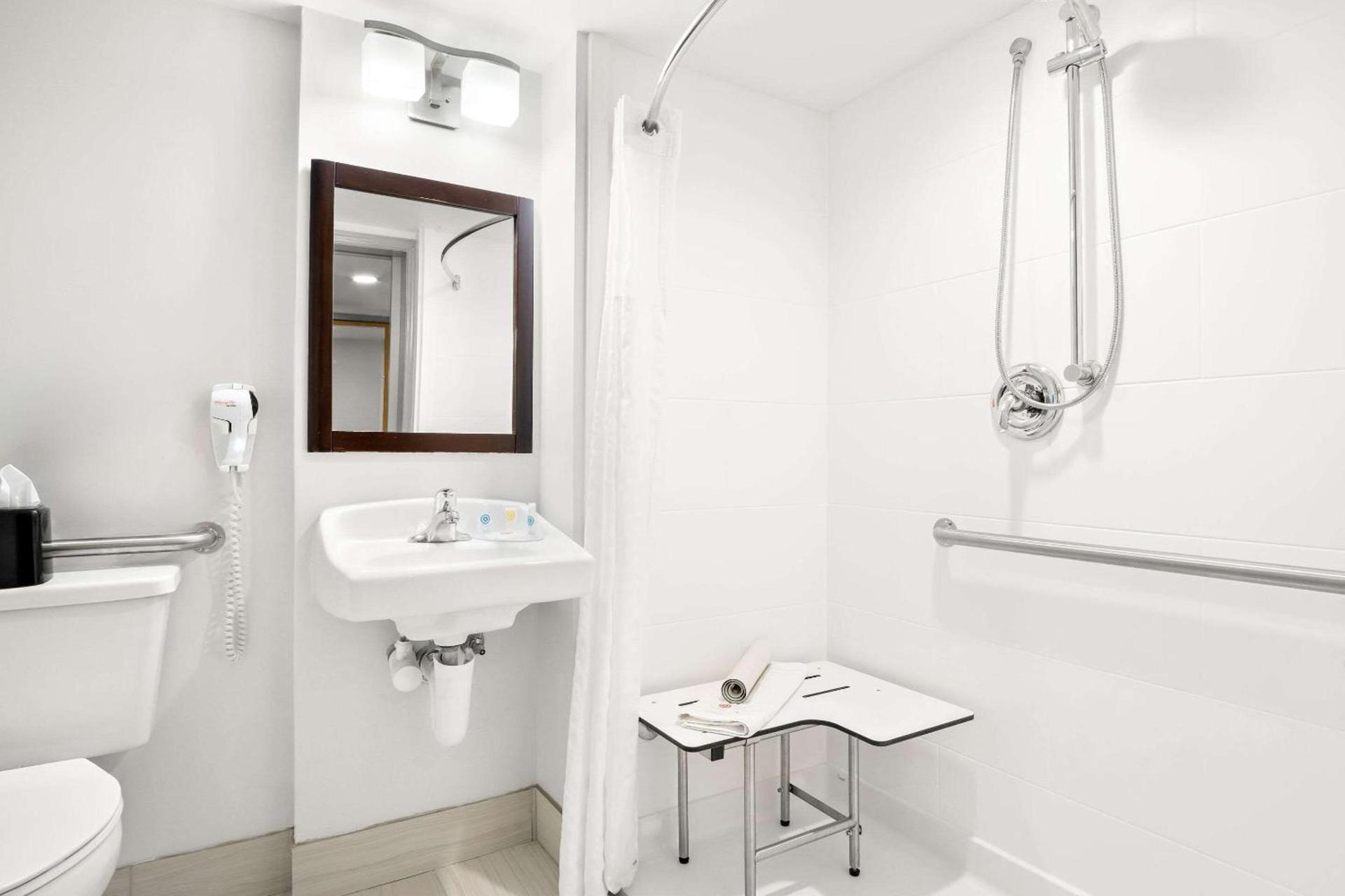 Comfort Inn Gold Coast photo 12