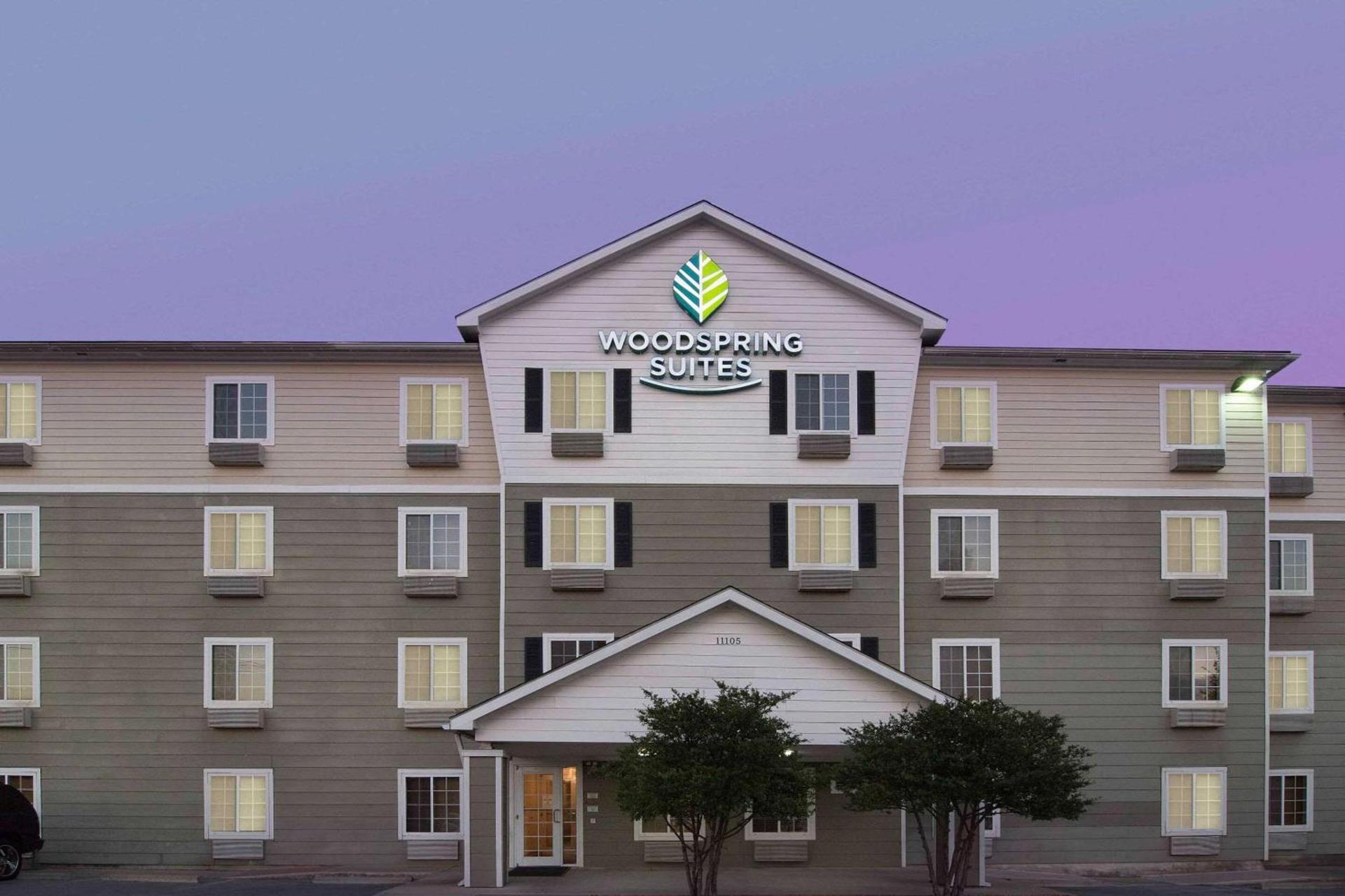 WoodSpring Suites Austin North I-35 photo 4