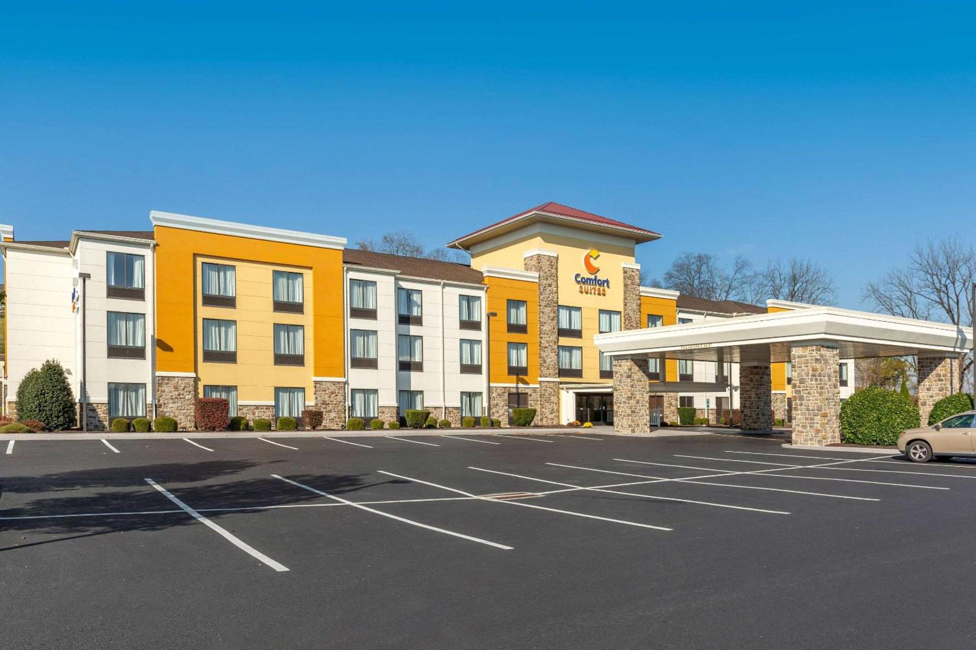 Comfort Suites Lancaster Amish Country photo 2
