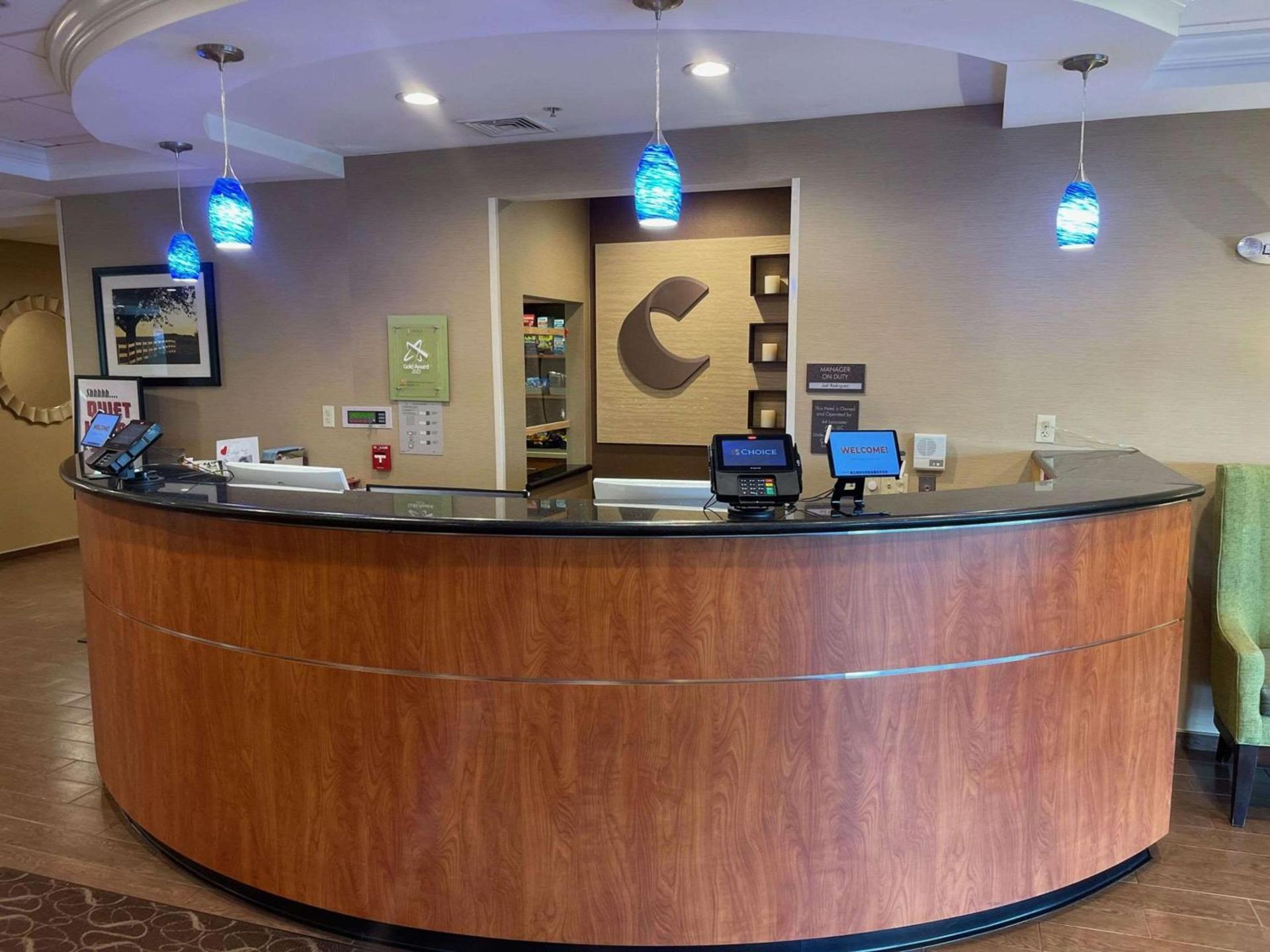 Comfort Suites Lancaster Amish Country photo 4