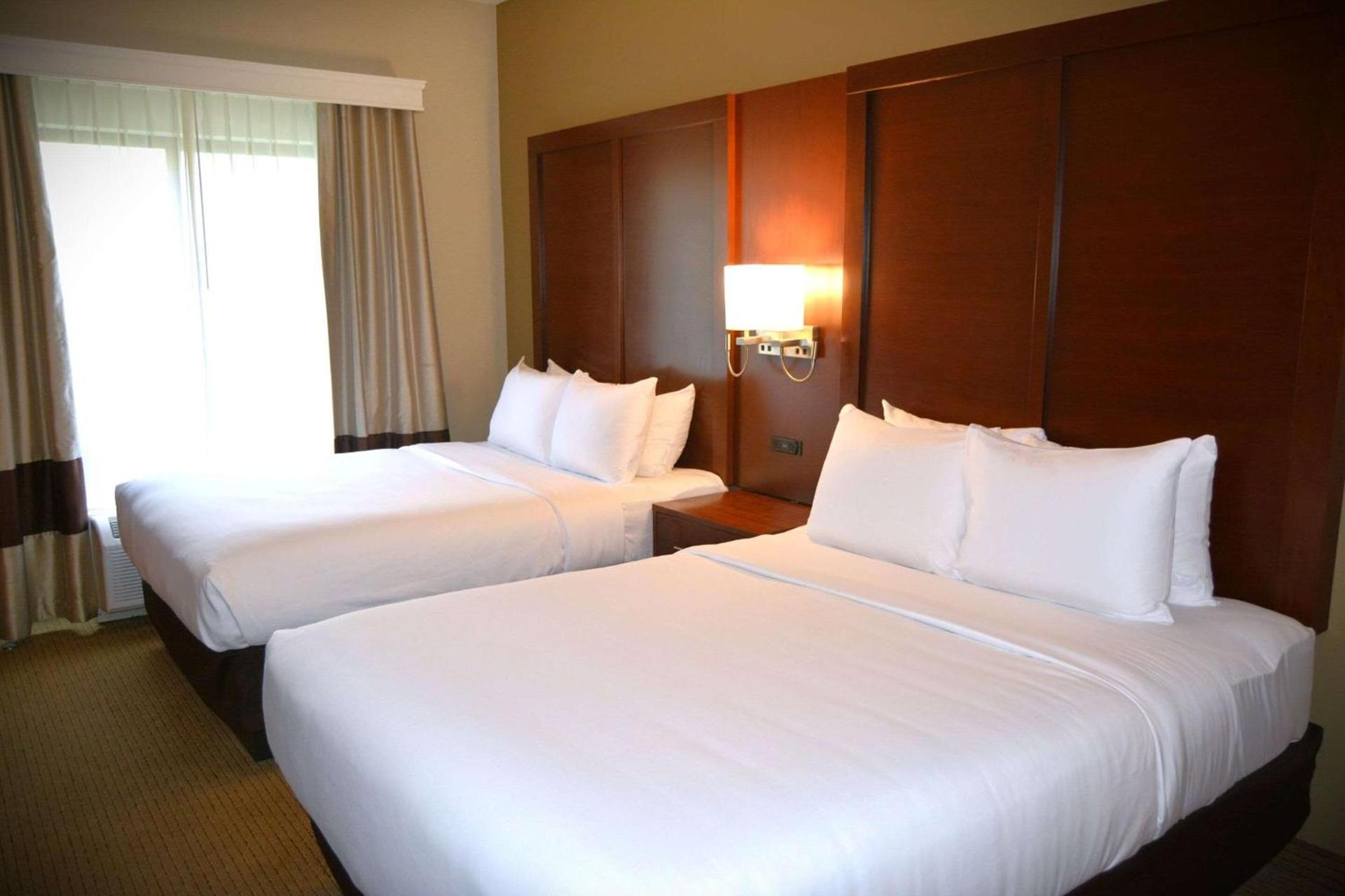 Comfort Suites Lancaster Amish Country photo 10
