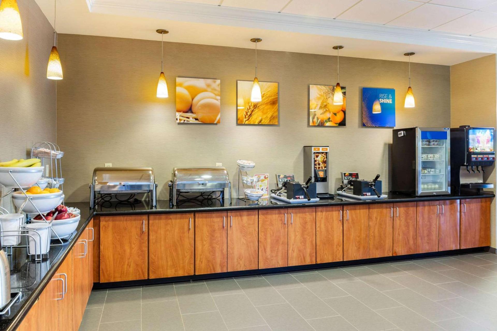 Comfort Suites Lancaster Amish Country photo 31