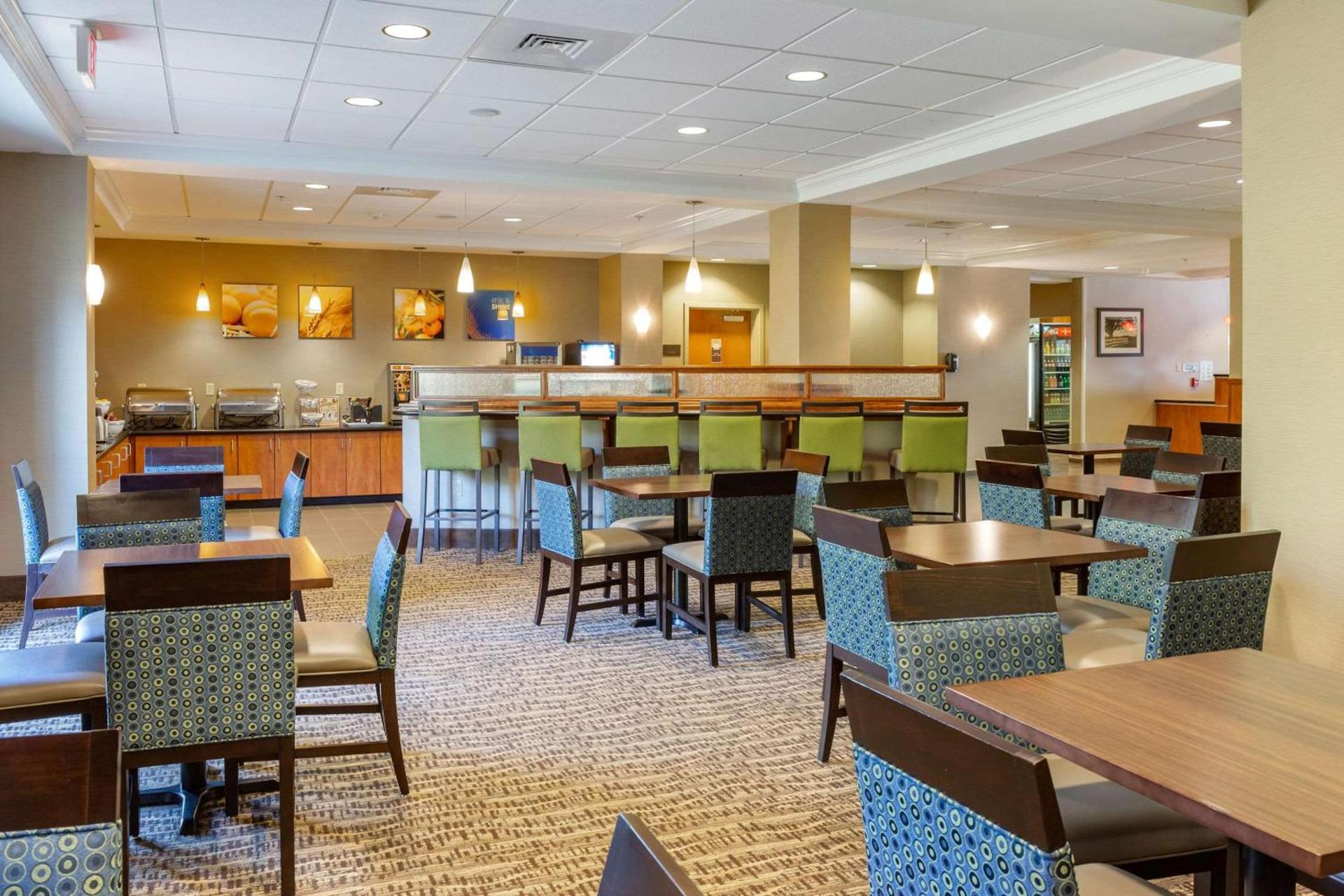 Comfort Suites Lancaster Amish Country photo 32