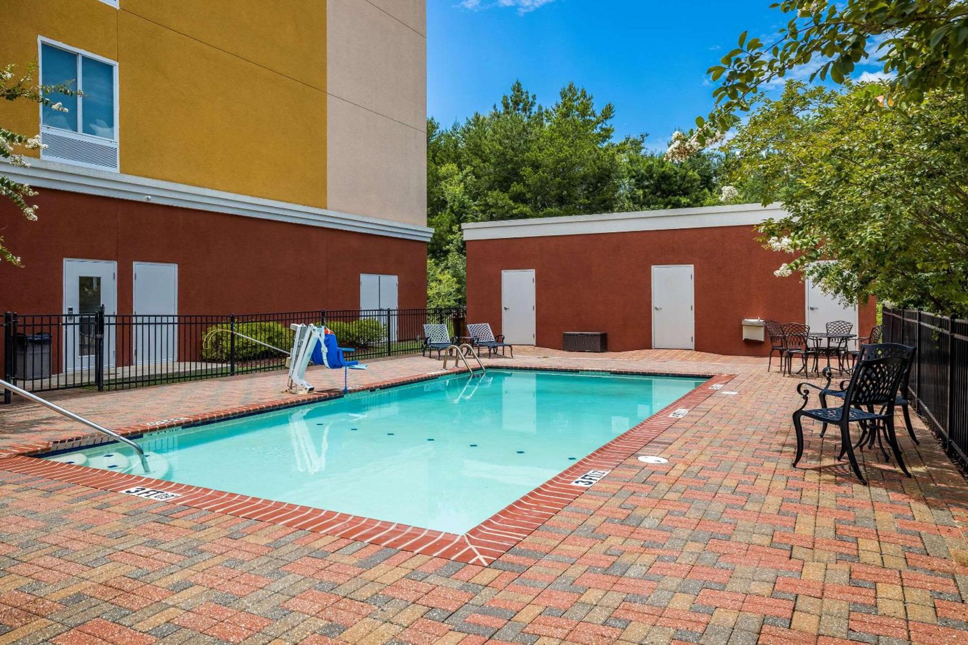 Comfort Suites Denham Springs photo 19