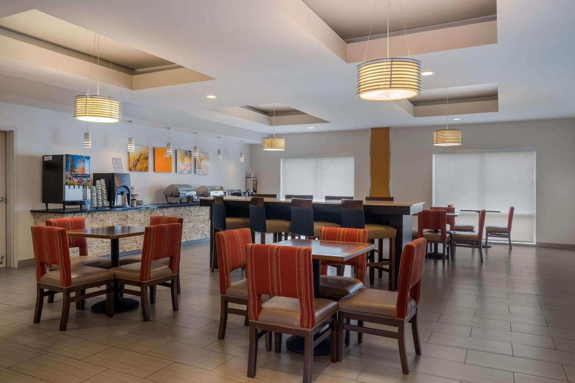 Comfort Suites Denham Springs photo 22