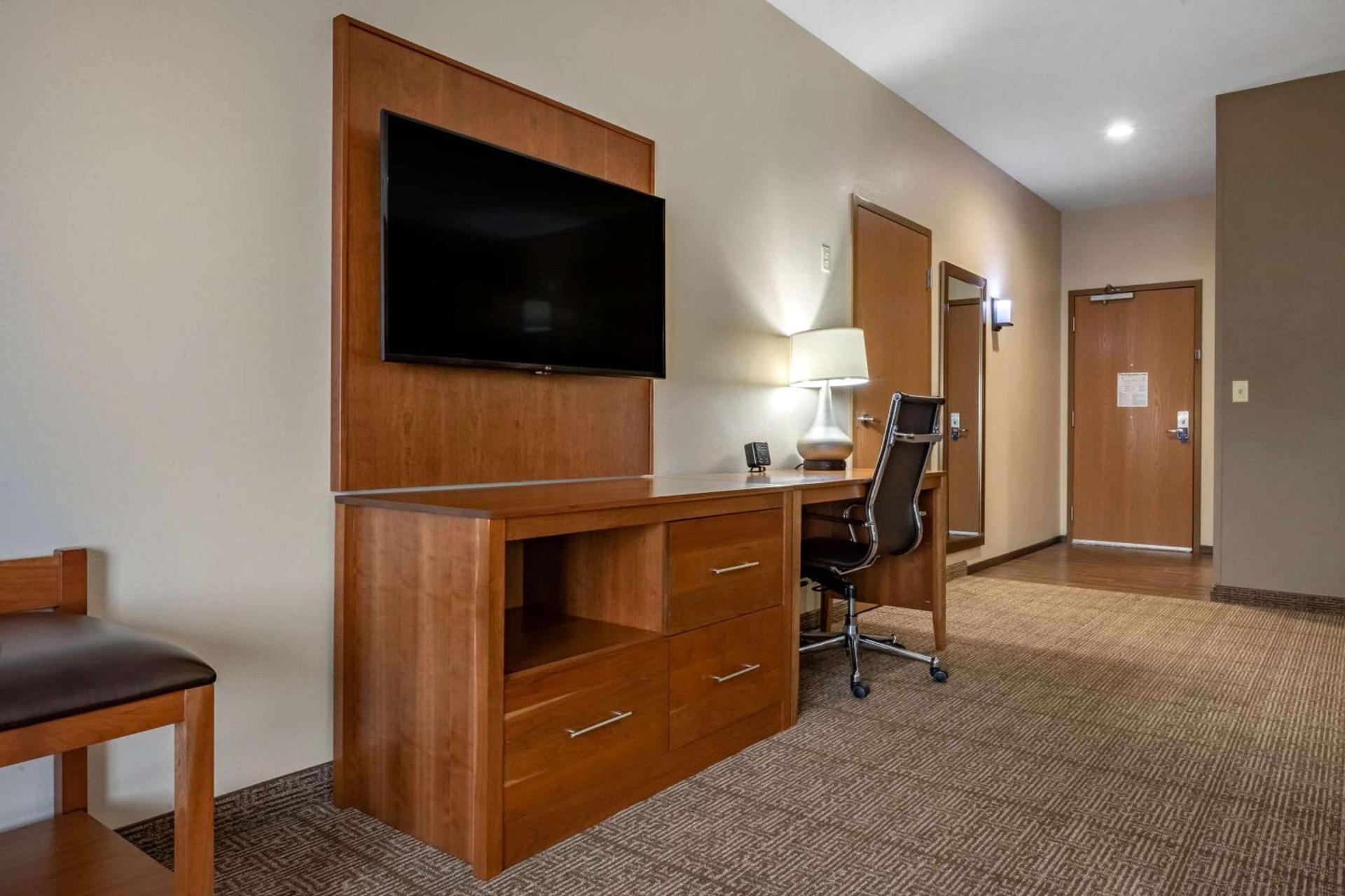 Comfort Suites Hotel and Conference Center photo 7
