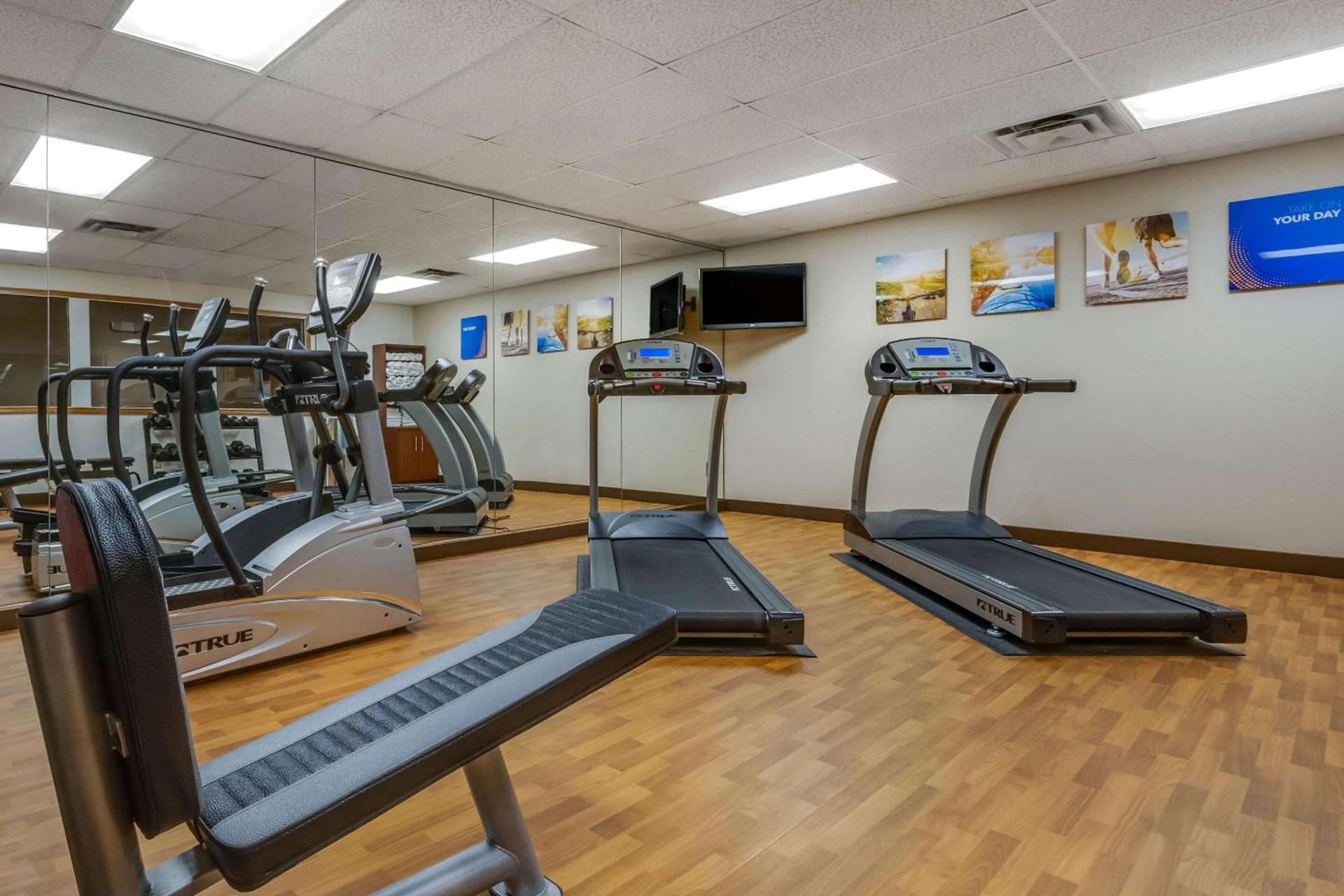 Comfort Suites Hotel and Conference Center photo 26