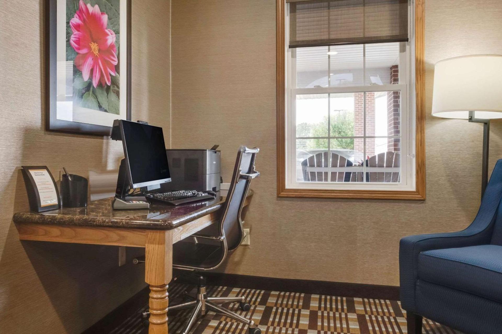 Comfort Suites Hotel and Conference Center photo 27