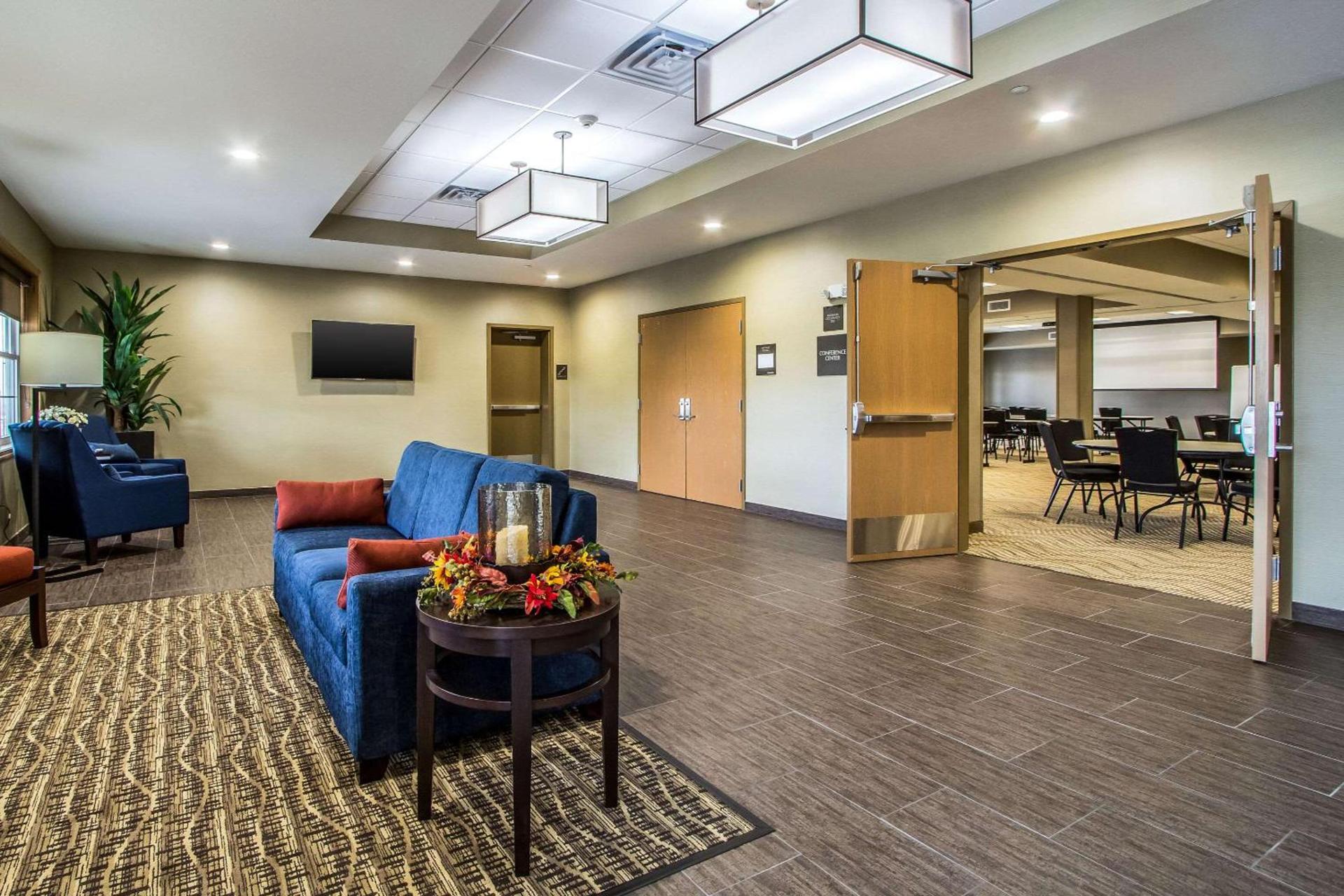 Comfort Suites Hotel and Conference Center photo 28