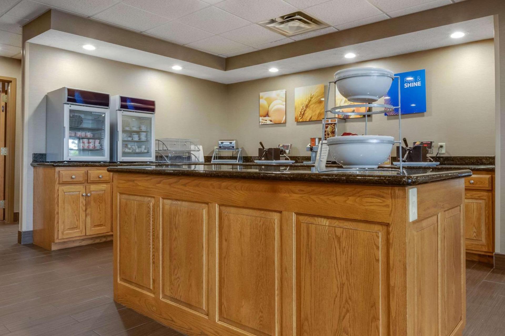Comfort Suites Hotel and Conference Center photo 30