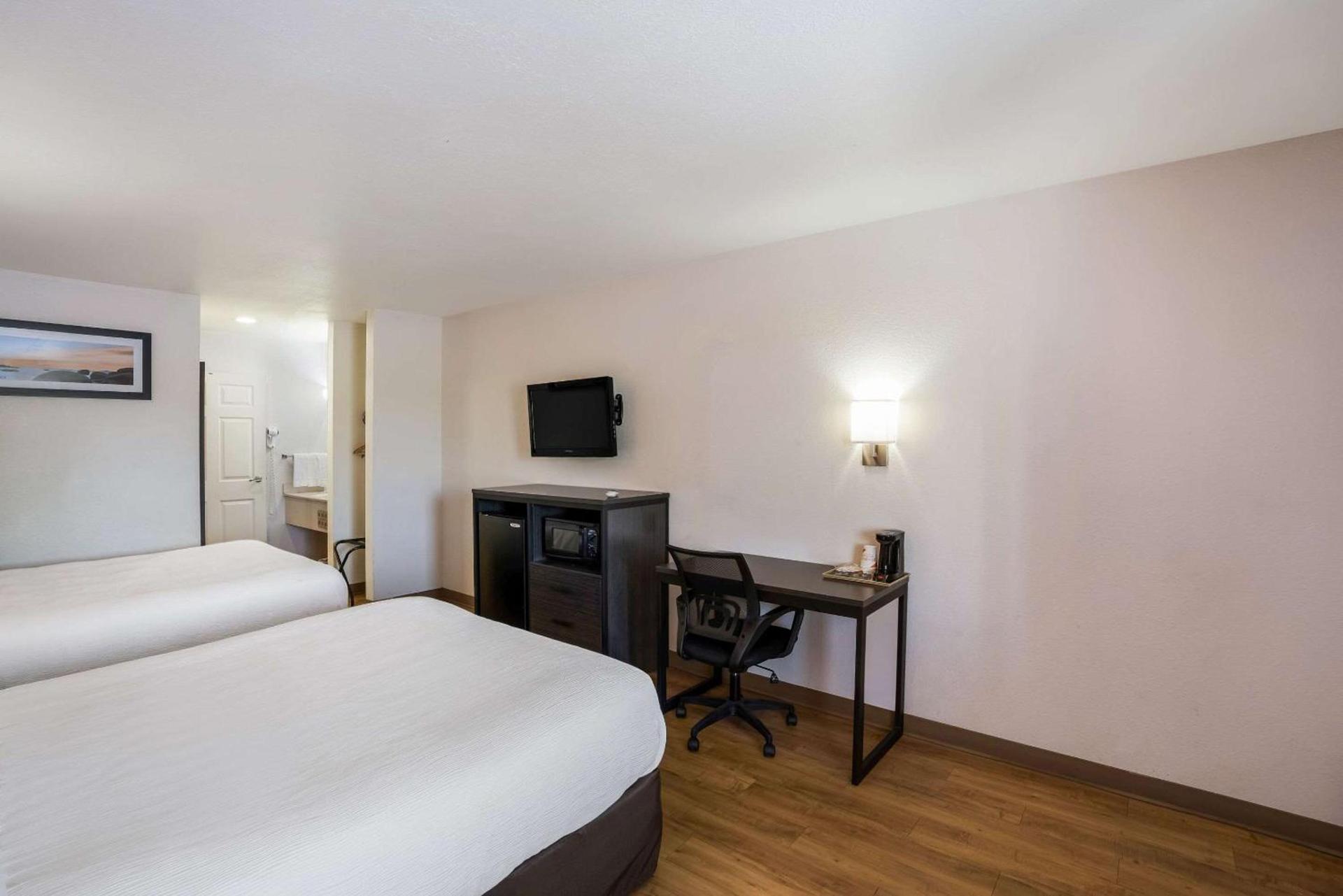 Quality Inn & Suites Junction photo 9