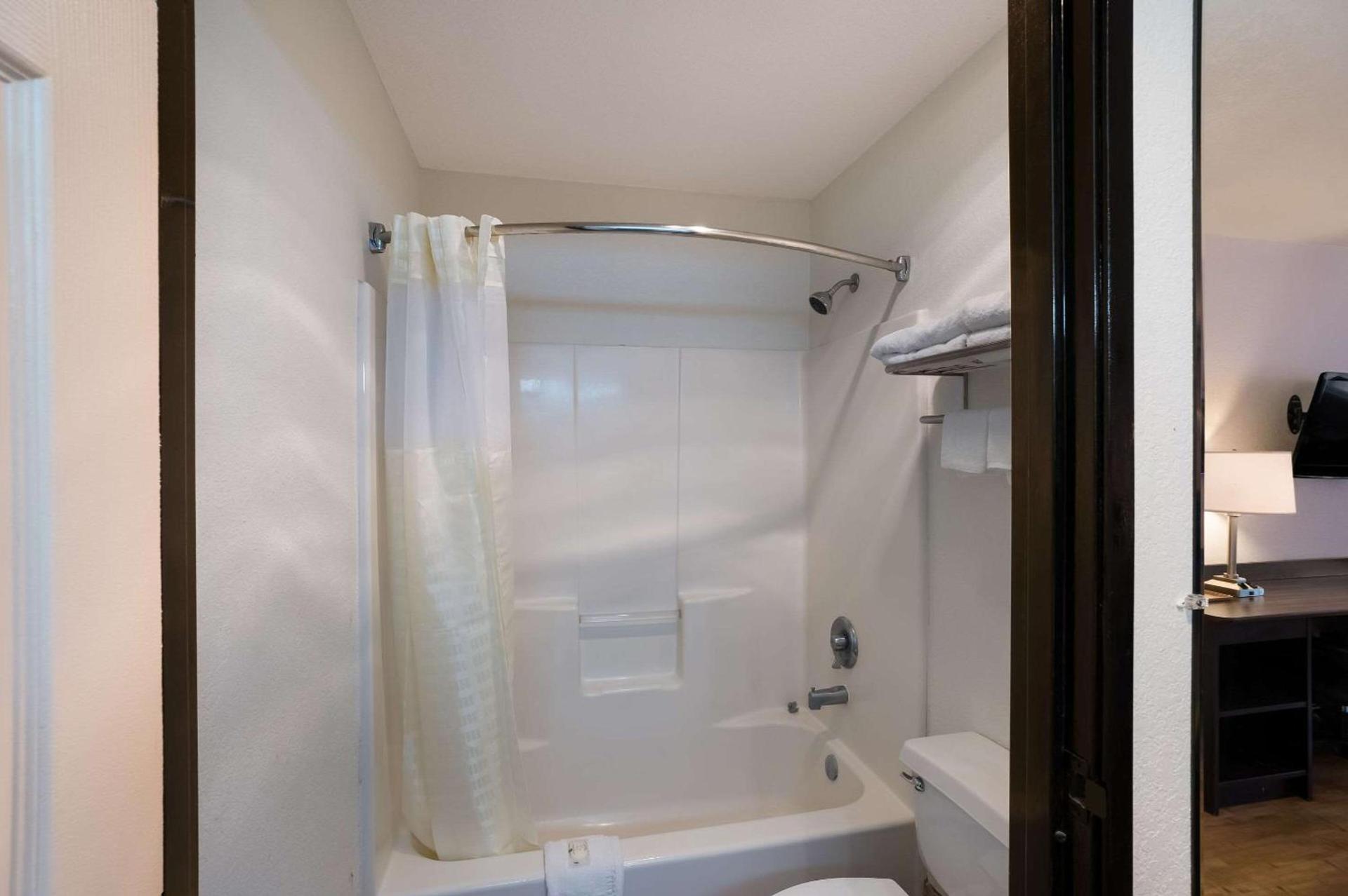Quality Inn & Suites Junction photo 20