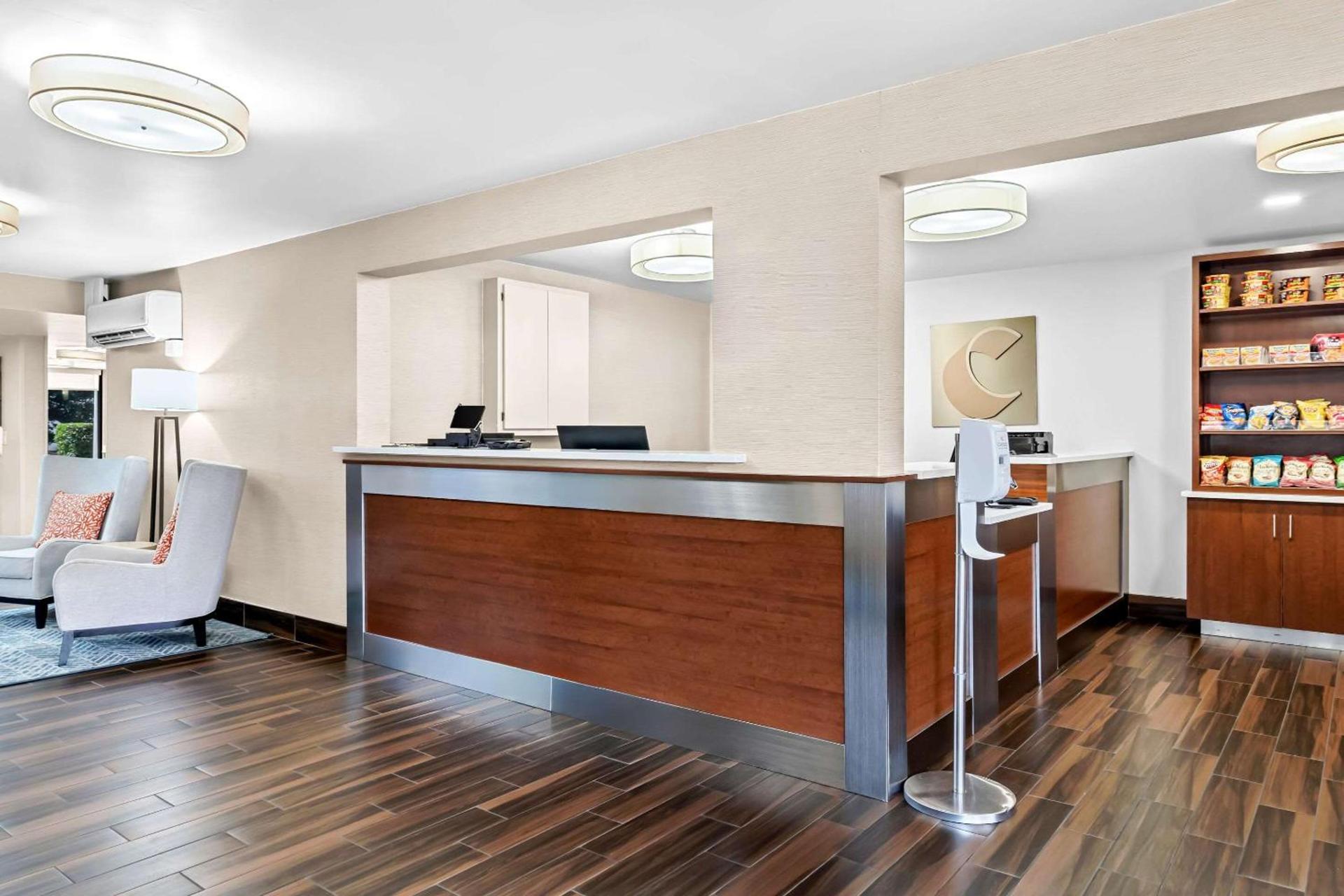 Comfort Inn University photo 10