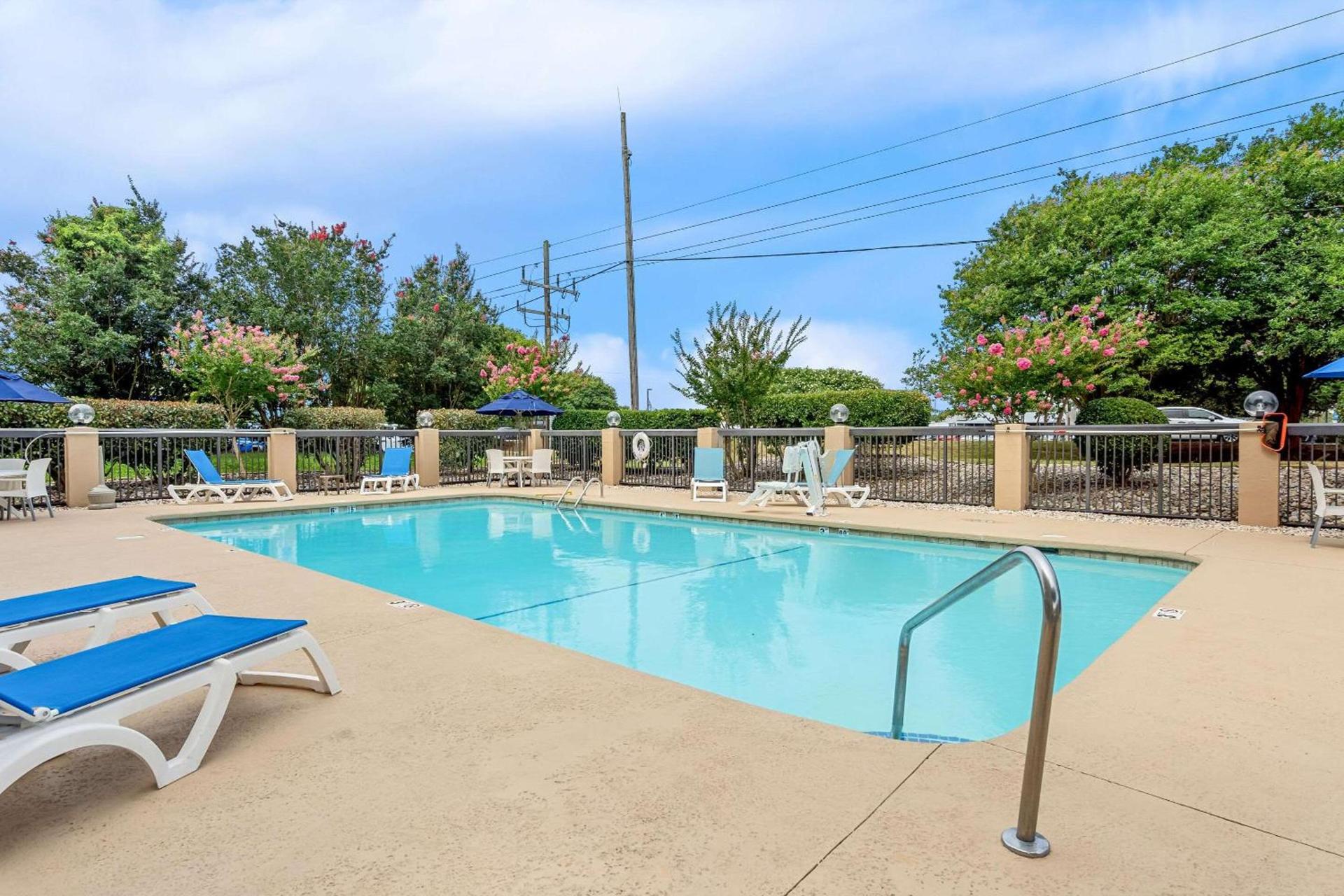 Comfort Inn University photo 26