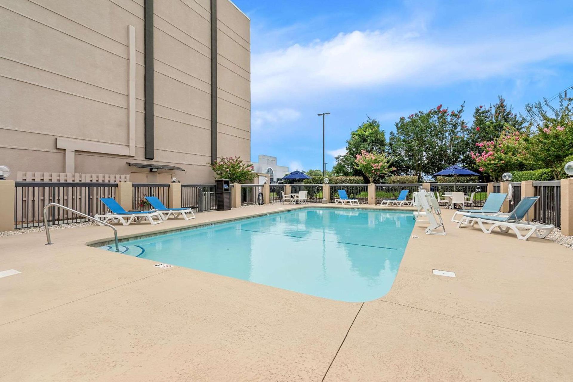 Comfort Inn University photo 27