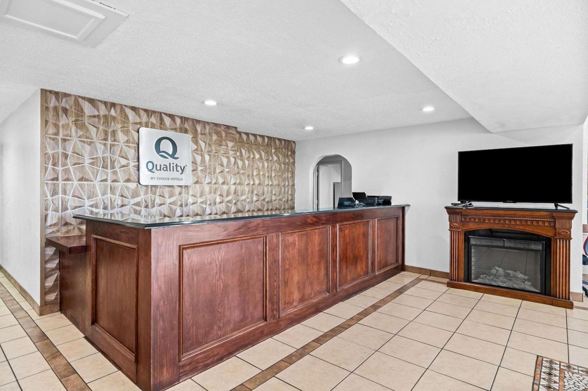 Quality Inn Plainview photo 4