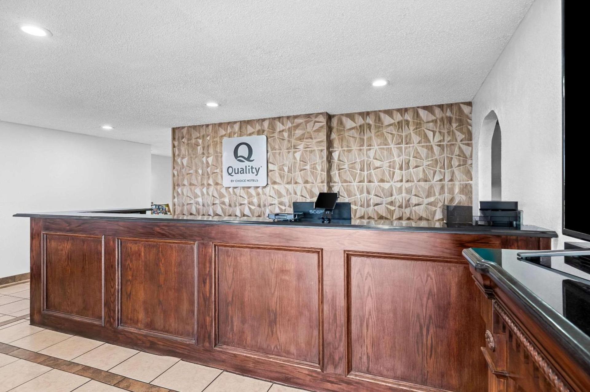 Quality Inn Plainview photo 6