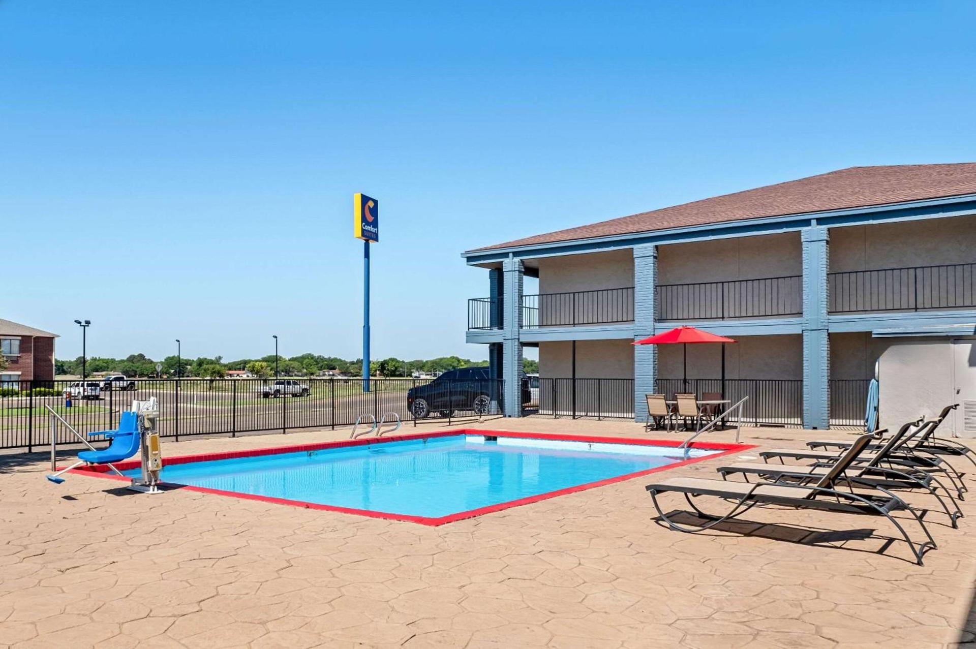 Quality Inn Plainview photo 24