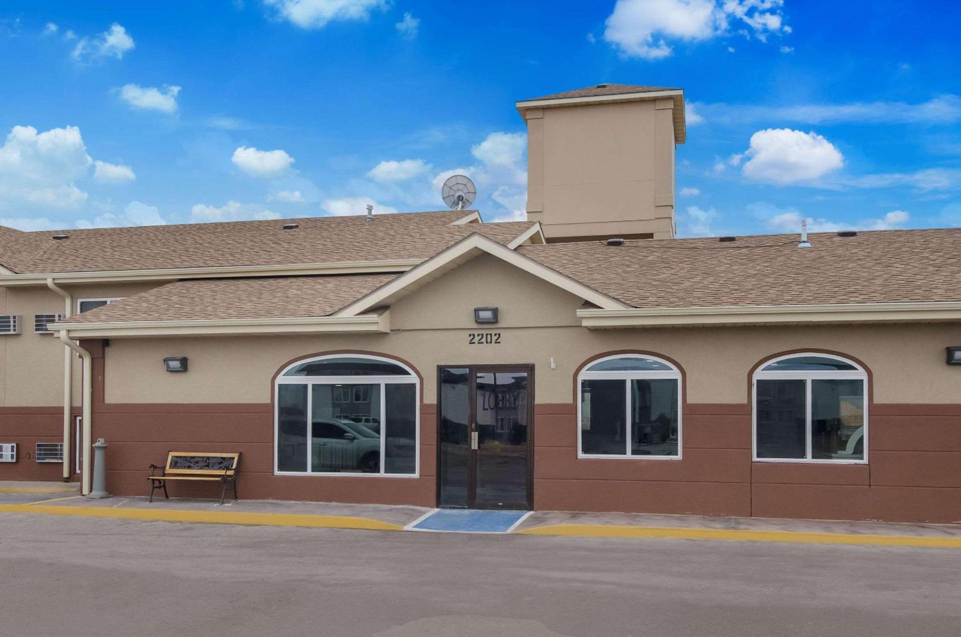 Econo Lodge Scottsbluff photo 2