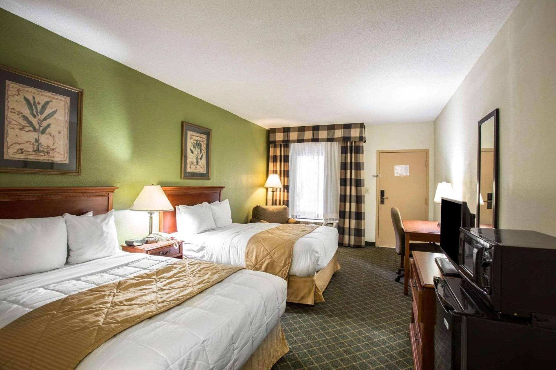 Clarion Inn & Suites Aiken South photo 28