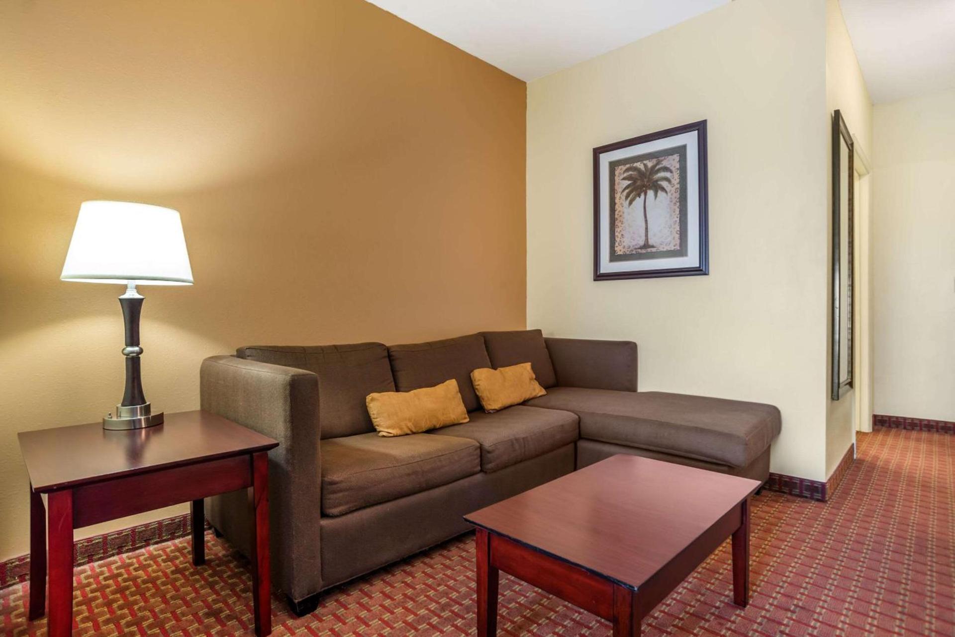 Comfort Inn & Suites Crestview South photo 8