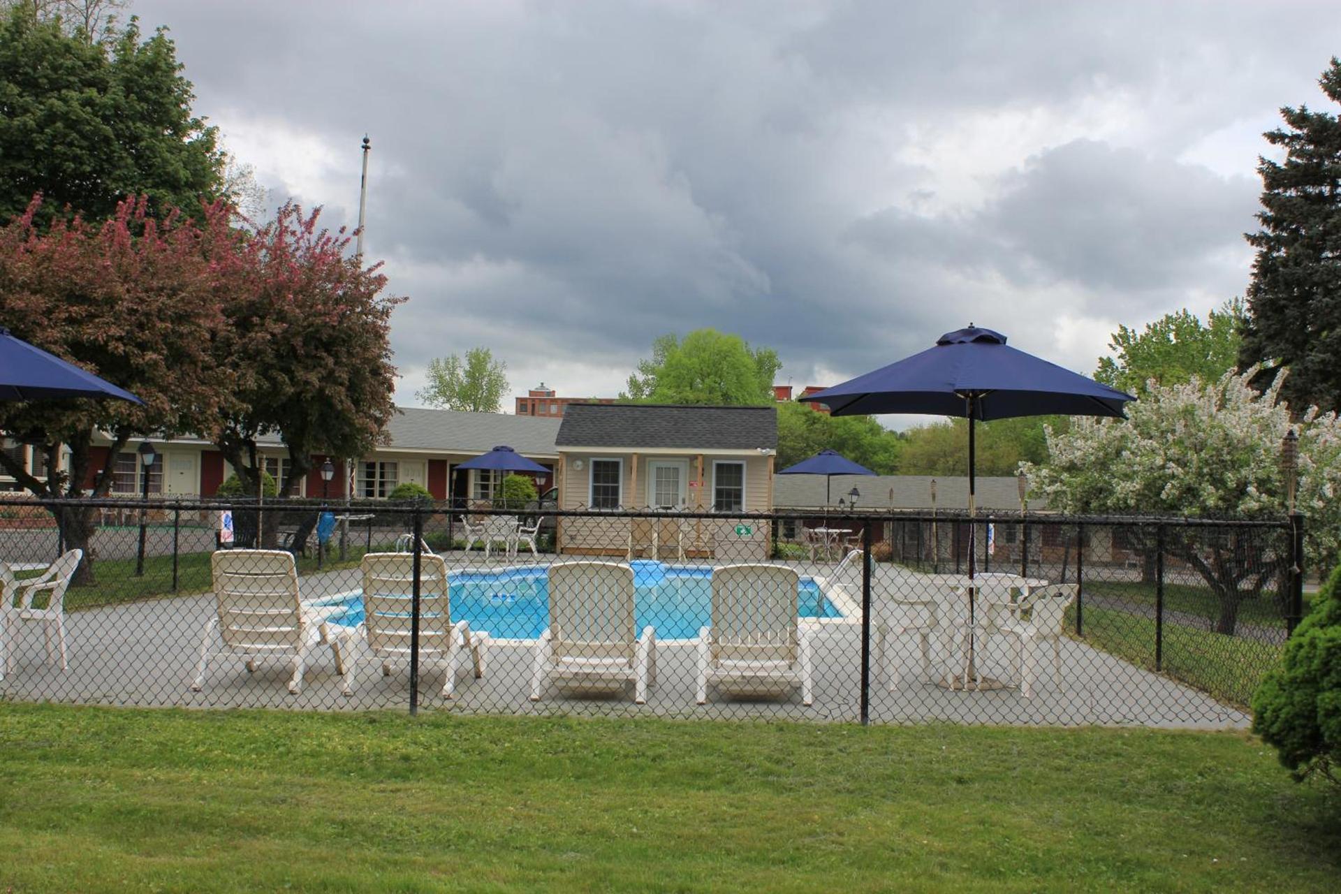 Berkshire Inn photo 6