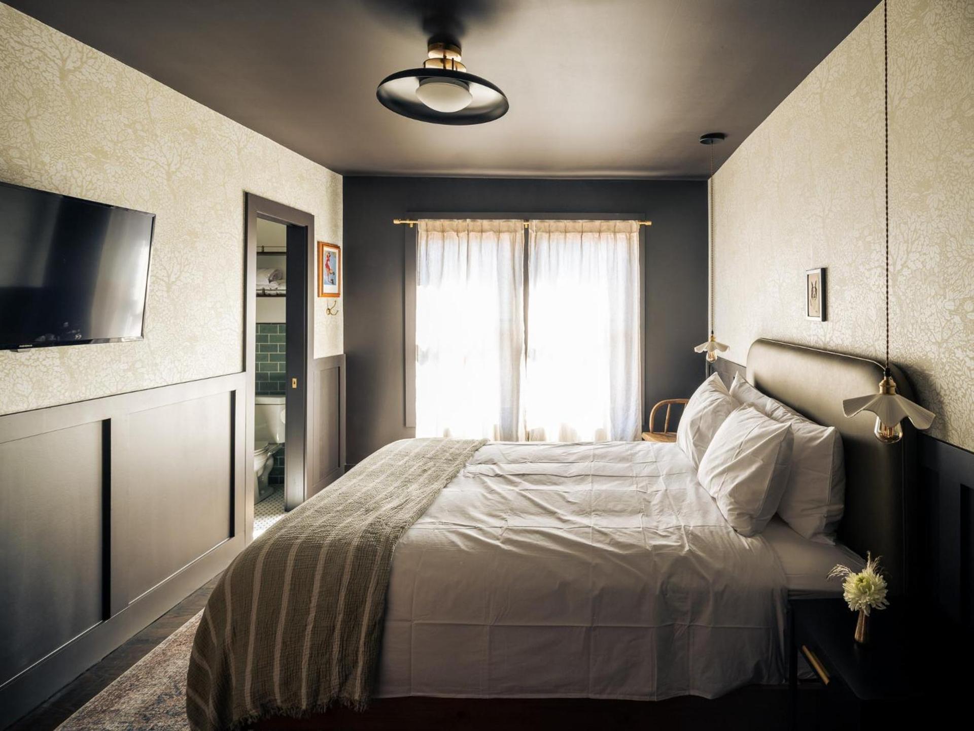 The Madison Hotel photo 9