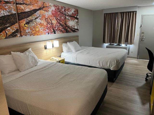 Days Inn by Wyndham Carthage photo 35