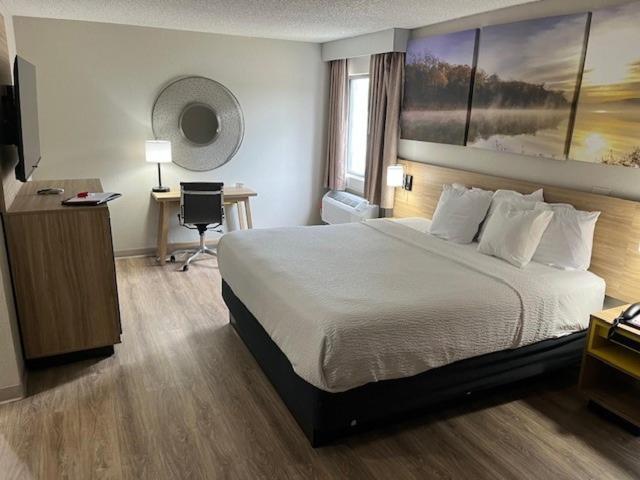 Days Inn by Wyndham Carthage photo 33