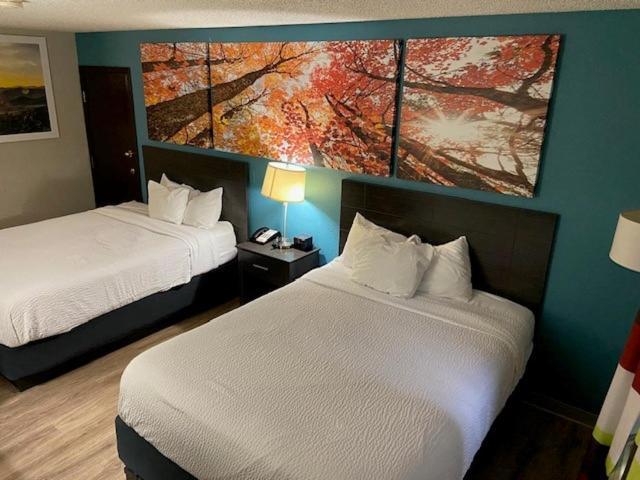 Days Inn by Wyndham Carthage photo 27