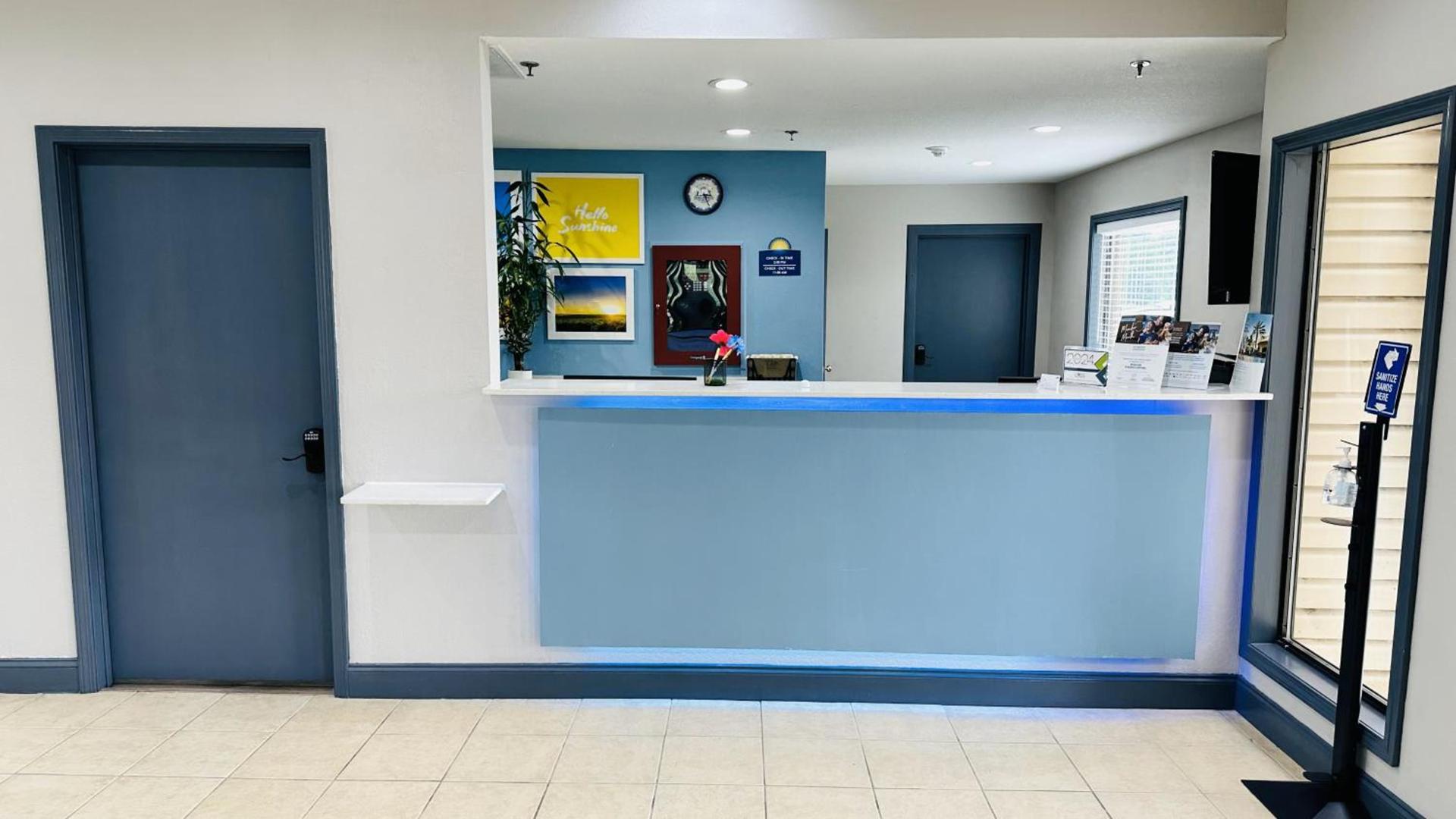 Days Inn & Suites by Wyndham Wynne photo 30