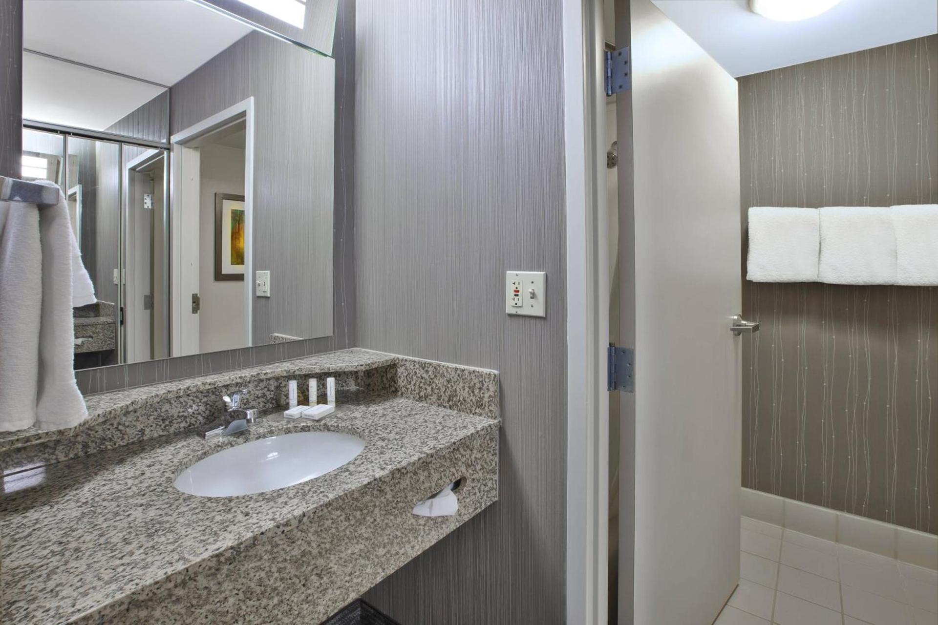 Courtyard by Marriott Somerset photo 8