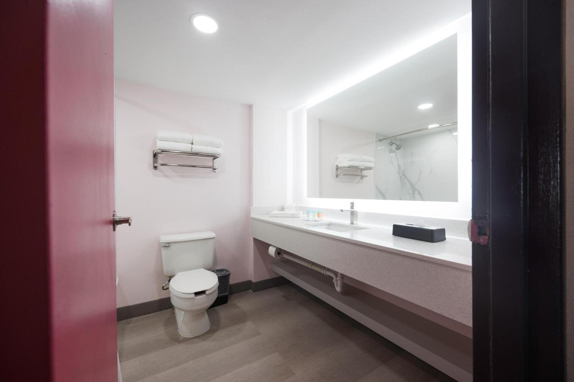 B&B Hotel Miami Airport photo 8