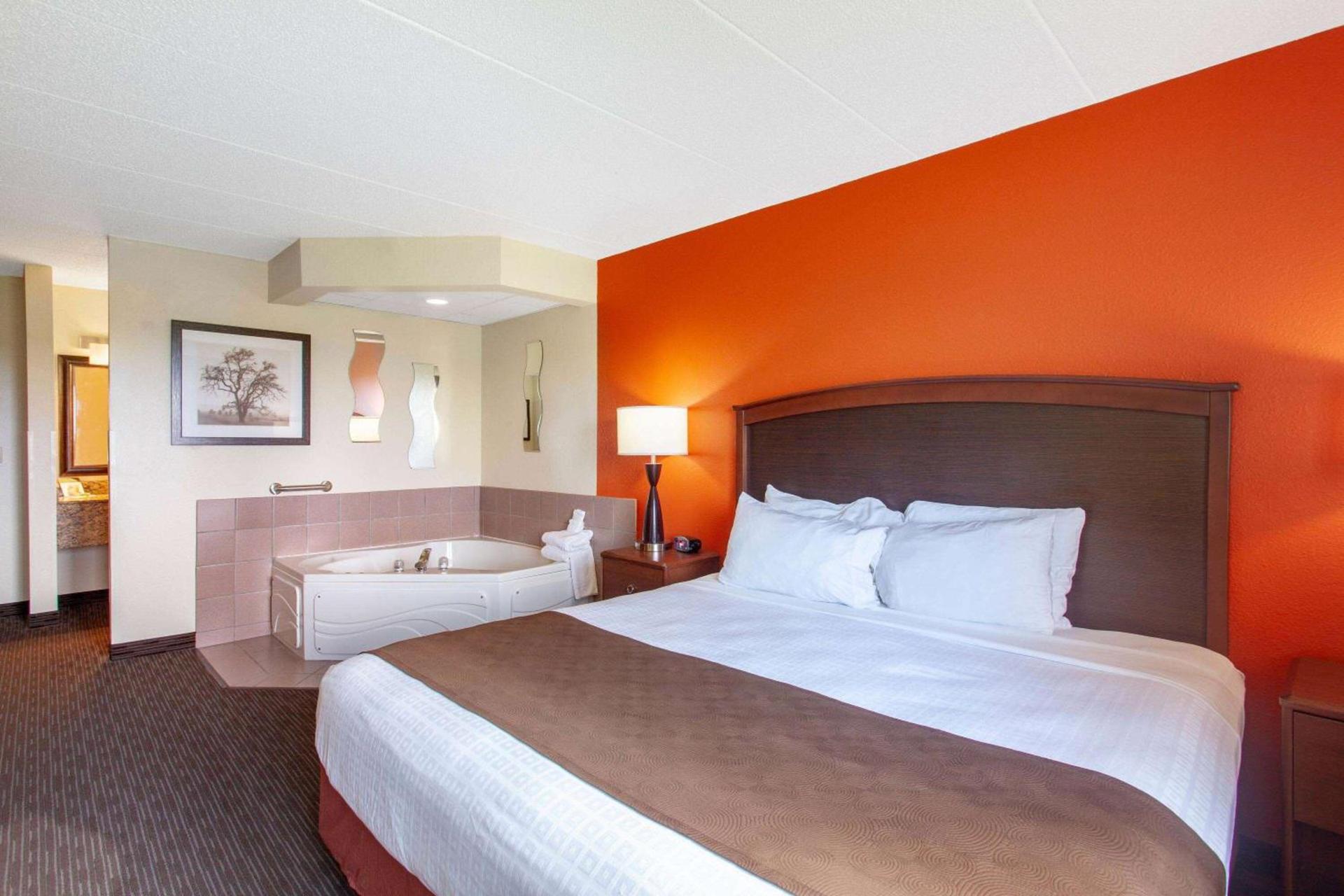 AmericInn by Wyndham St Cloud MN I-94 photo 6