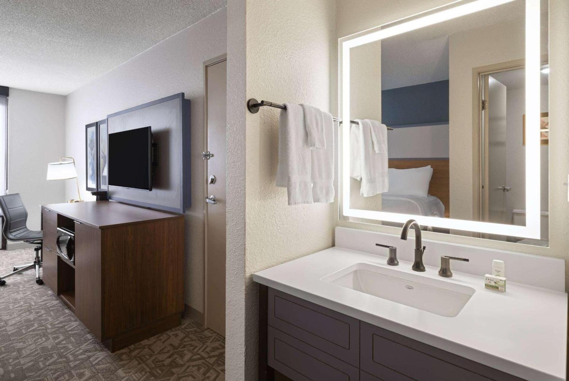 AmericInn by Wyndham Casper Event Center Area photo 37