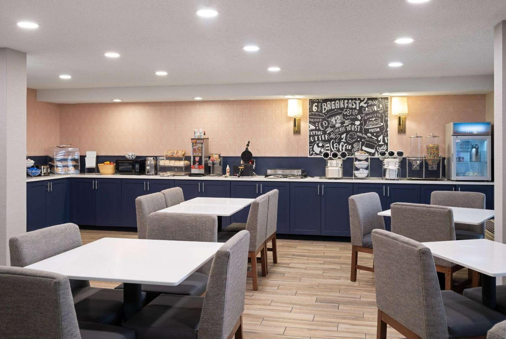 AmericInn by Wyndham Casper Event Center Area photo 7