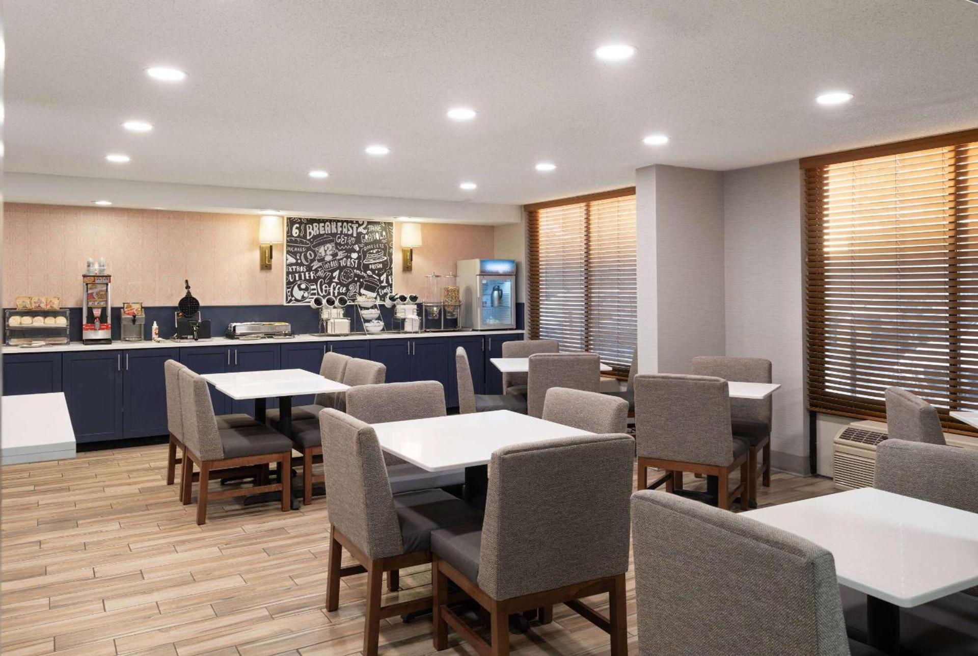 AmericInn by Wyndham Casper Event Center Area photo 8