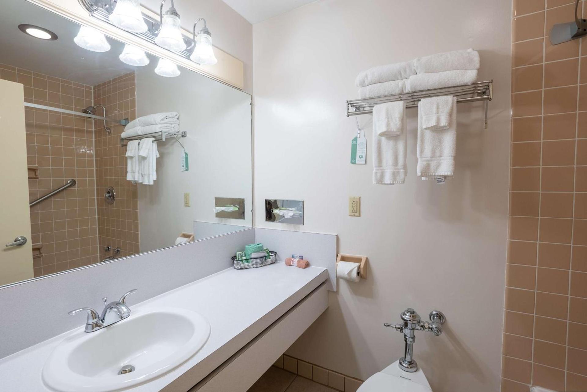 Fireside Inn & Suites Waterville photo 63