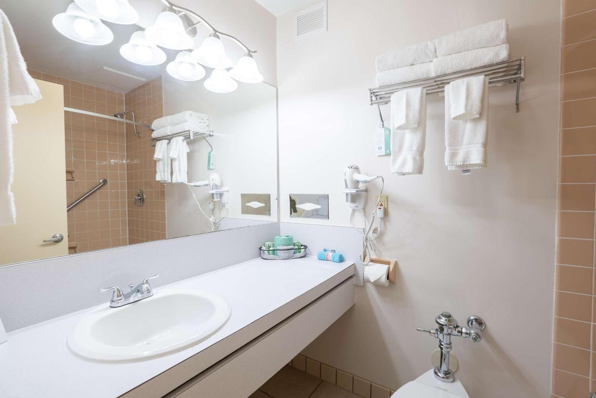 Fireside Inn & Suites Waterville photo 77
