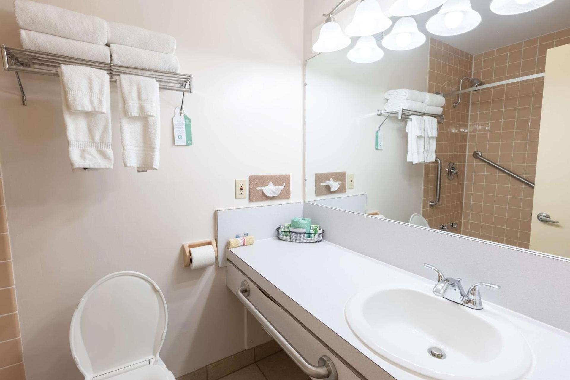 Fireside Inn & Suites Waterville photo 6