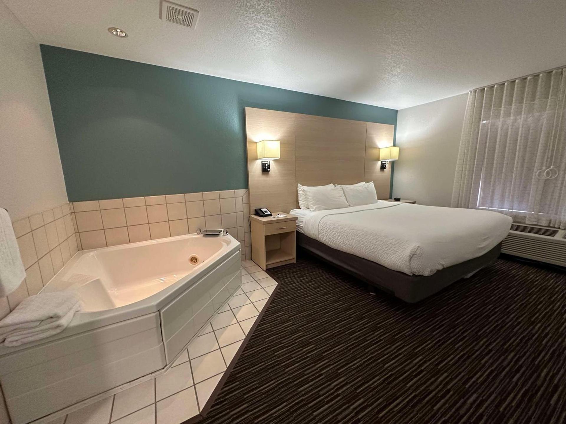 Best Western Watertown photo 4
