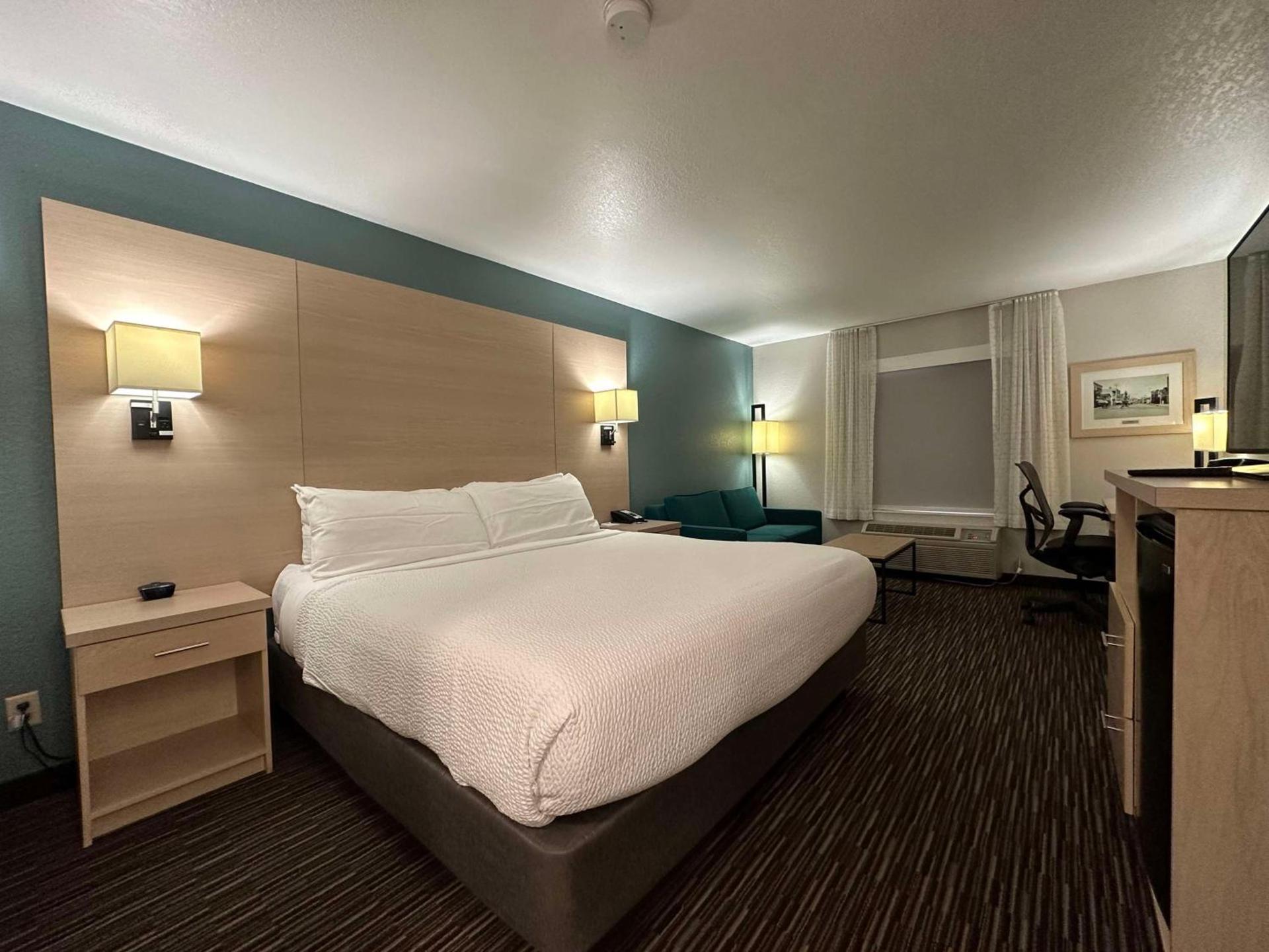 Best Western Watertown photo 12
