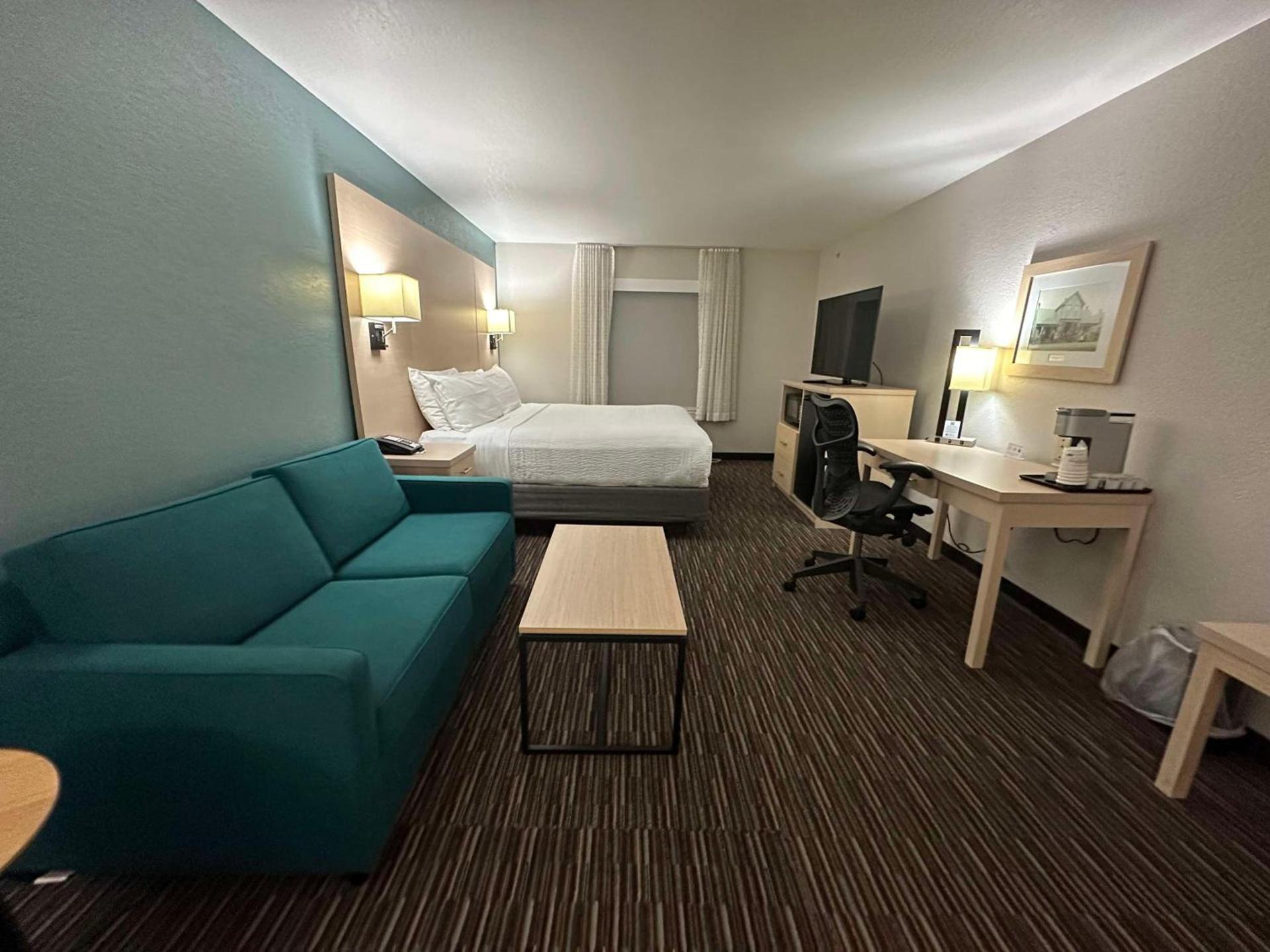 Best Western Watertown photo 13