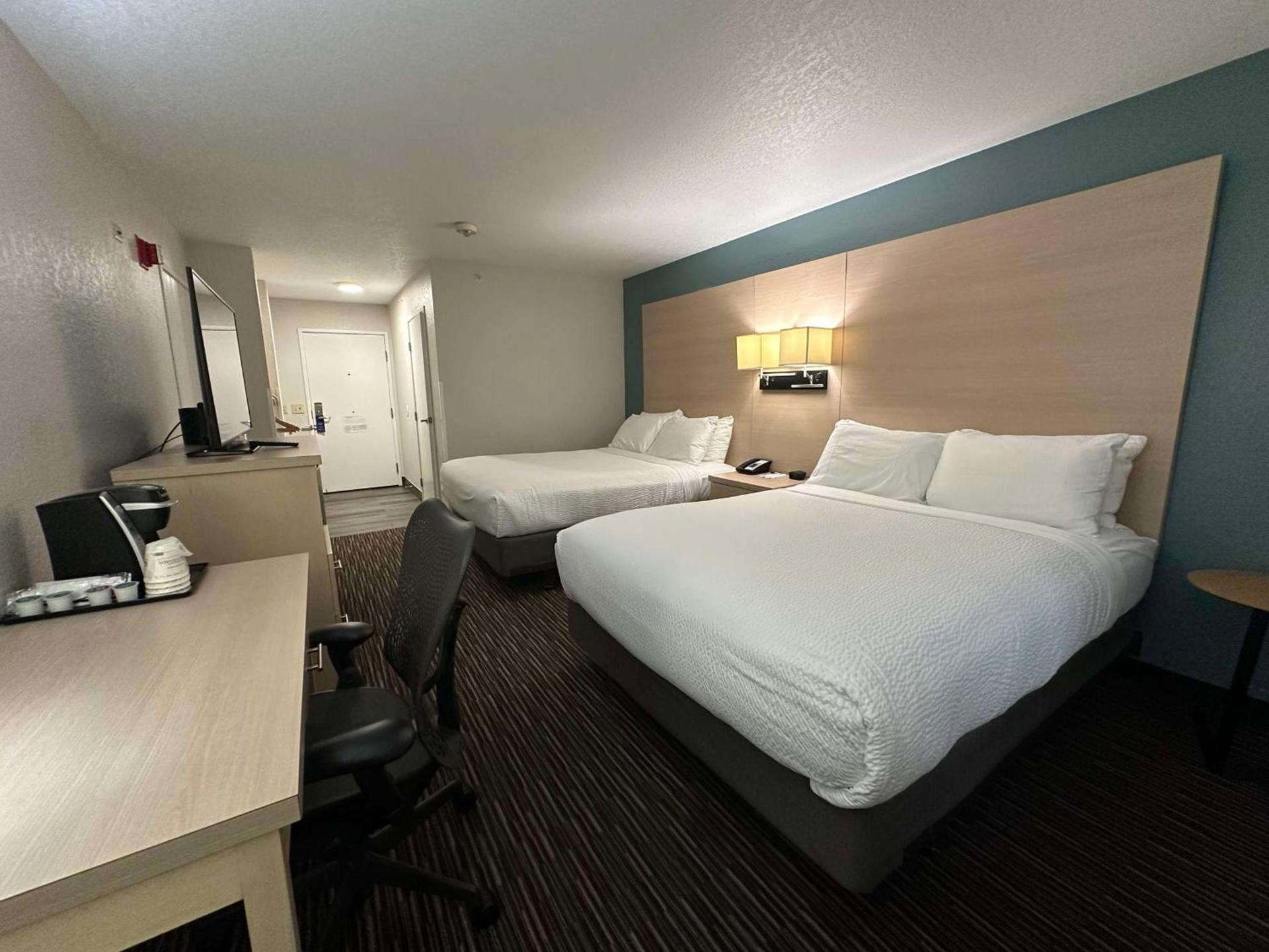 Best Western Watertown photo 17