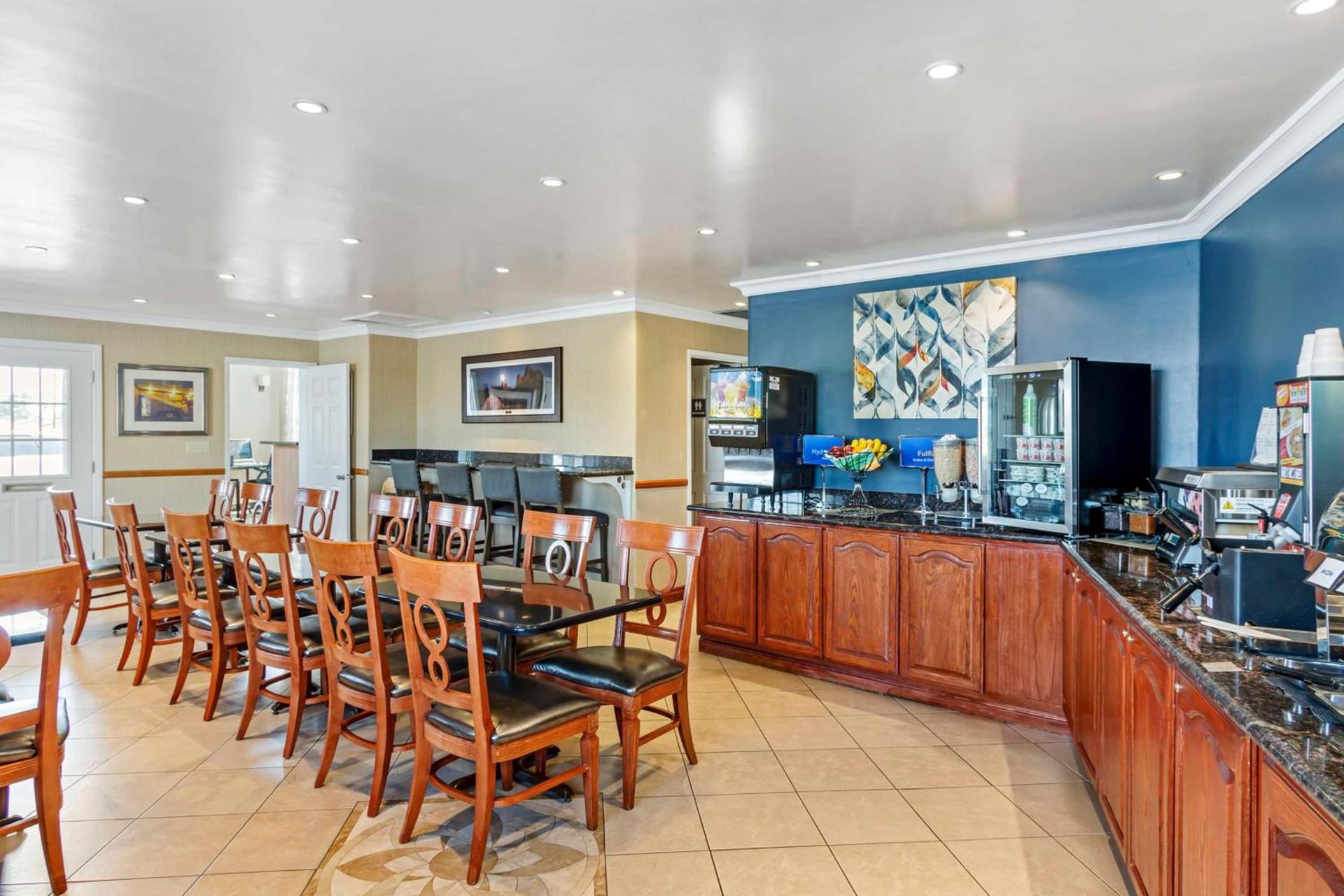 Best Western China Lake Inn photo 7