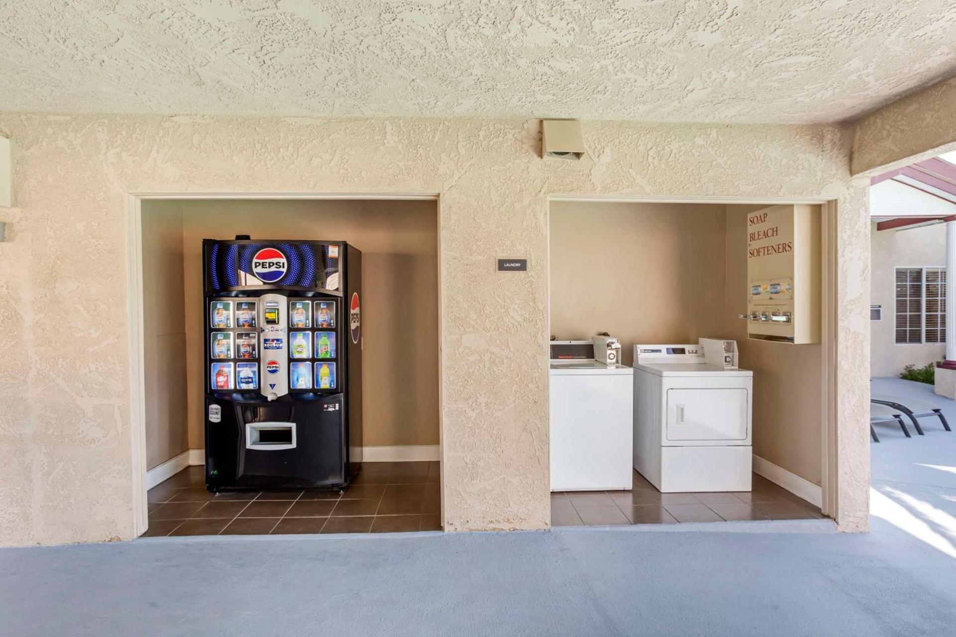 Best Western China Lake Inn photo 9