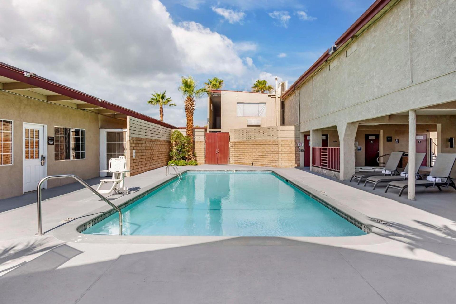 Best Western China Lake Inn photo 11