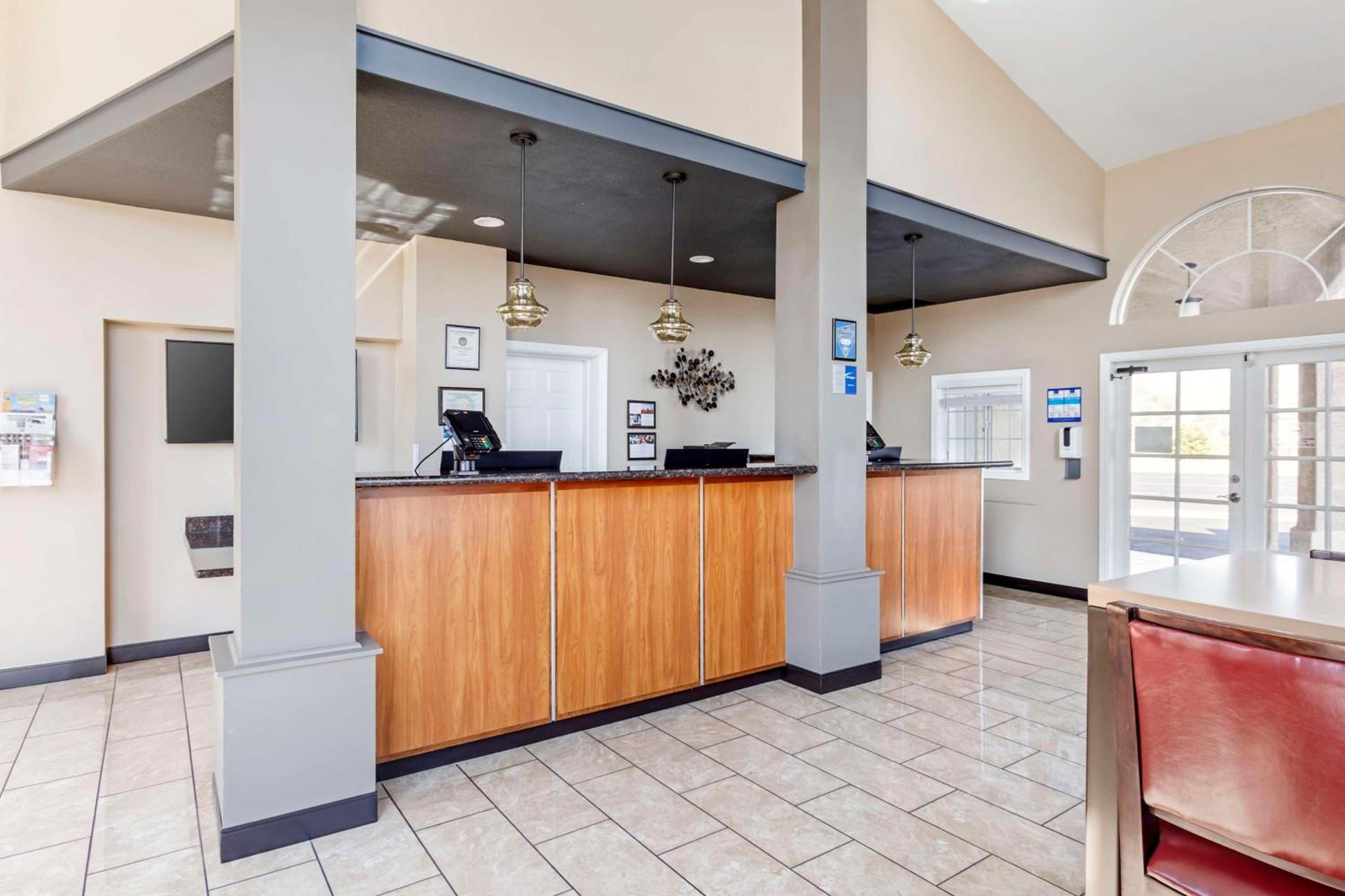 Best Western China Lake Inn photo 12